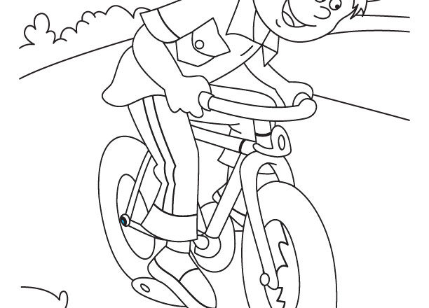 Bambino con cappello sulla sua bicicletta disegno gratis