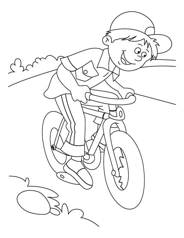 Bambino con cappello sulla sua bicicletta disegno gratis