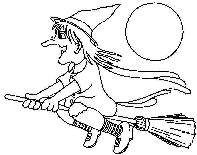 La strega di Halloween che vola sulla scopa al chiaro di luna