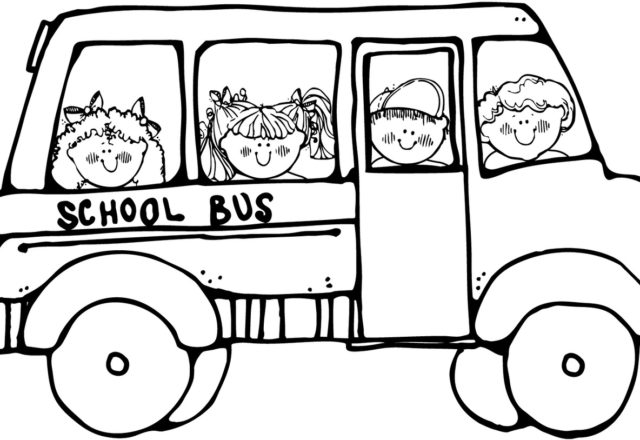 Piccolo scuolabus con i bimbi