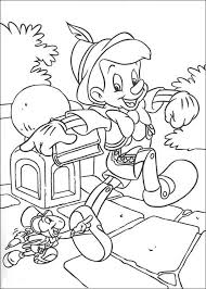 Pinocchio con il grillo disegni da colorare gratis